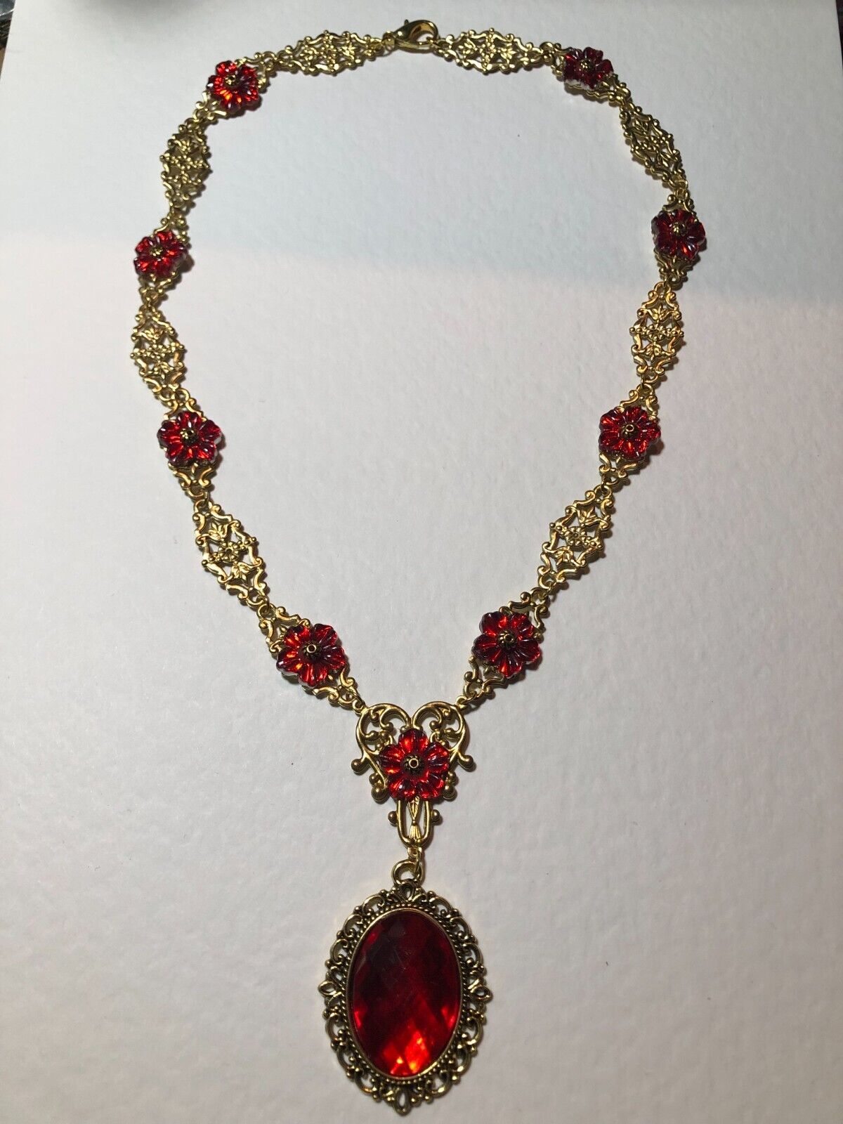 VICTORIAN STYLE Flower Filigree BRIGHT RED ACRYLIC CRYSTAL GOLD COLOUR NECKLACE