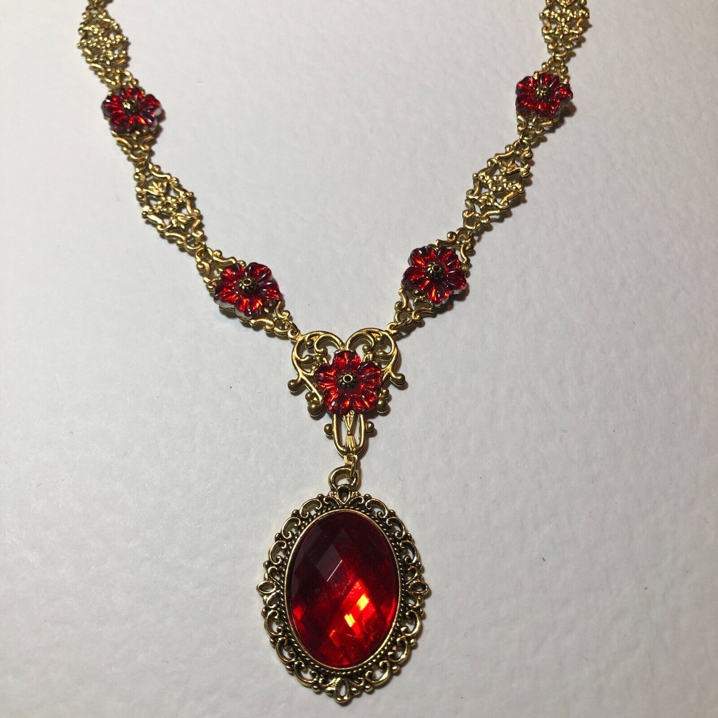 VICTORIAN STYLE Flower Filigree BRIGHT RED ACRYLIC CRYSTAL GOLD COLOUR NECKLACE