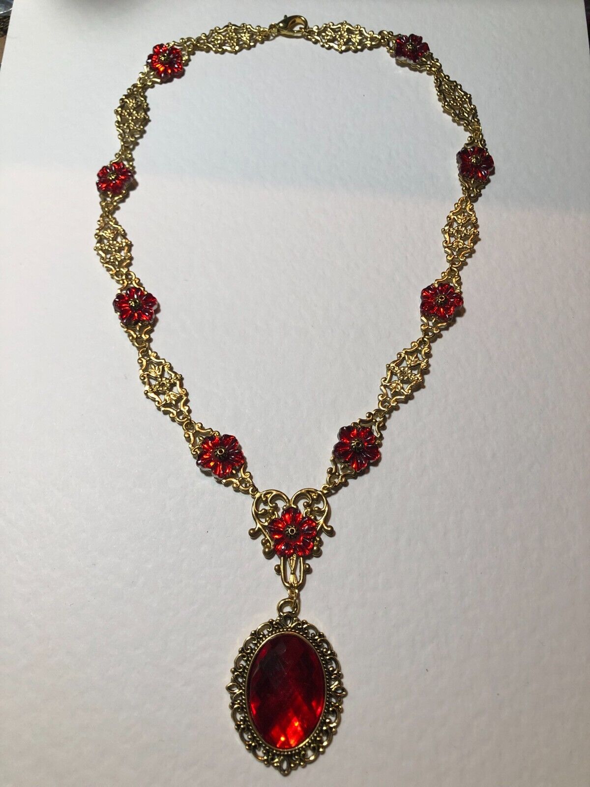 VICTORIAN STYLE Flower Filigree BRIGHT RED ACRYLIC CRYSTAL GOLD COLOUR NECKLACE